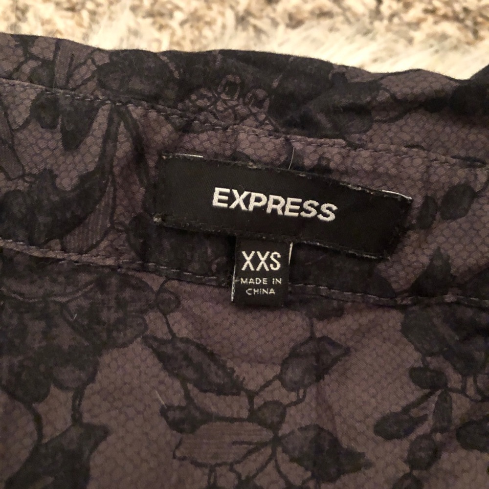Express Blouse - Picture 2 of 2